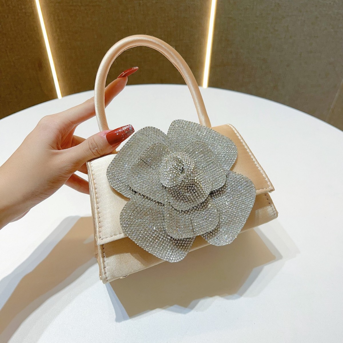 Luxury Bags News - 2025 New Luxury Rose Evening Clutch