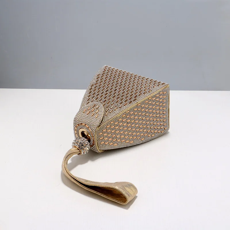 Rhinestones Luxury Evening Bag - огляд і ціна Luxury Bags Pyramid