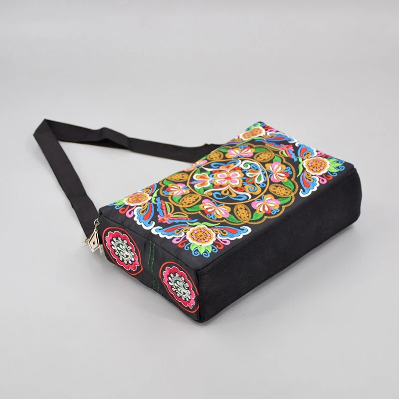 Women's Embroidered Flowers Ny - огляд і ціна Luxury Bags Big