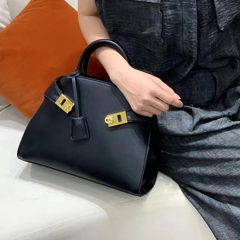 Shell Messenger Bags For Women - огляд і ціна Luxury Bags Big